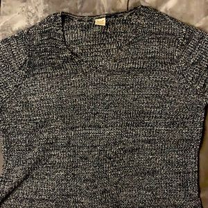 Knitted V-Neck black and white sweater